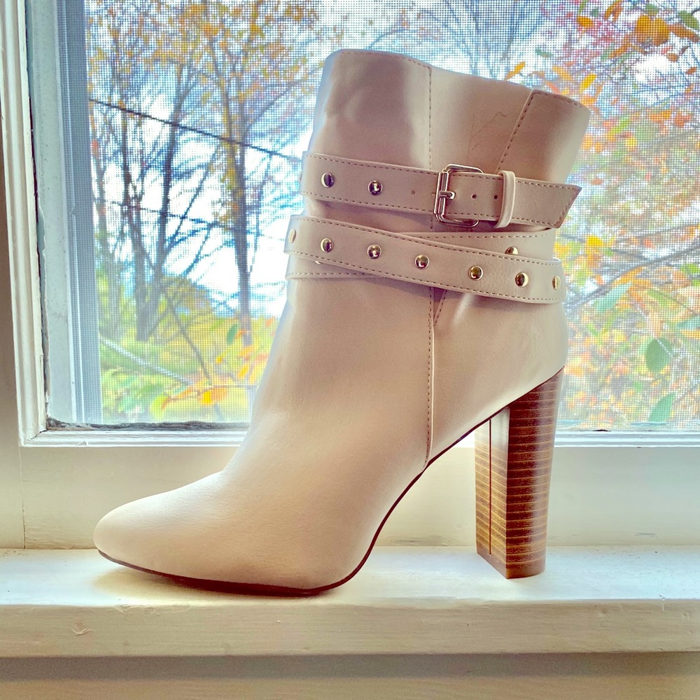 Heeled boots
